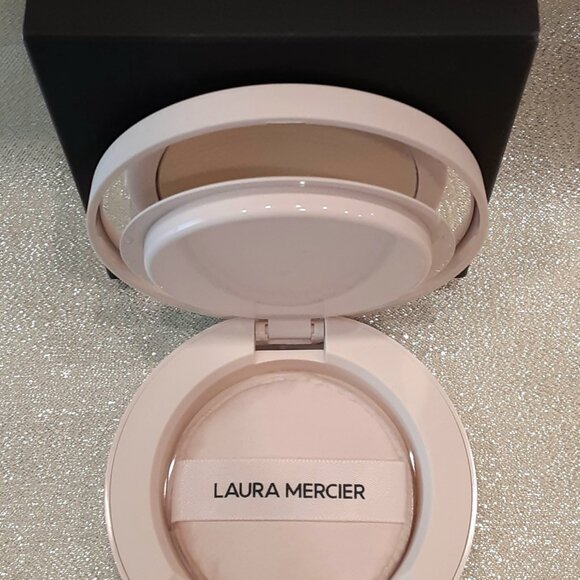 Laura Mercier Translucent Pressed Setting Powder Ultra-Blur - Picture 4 of 5